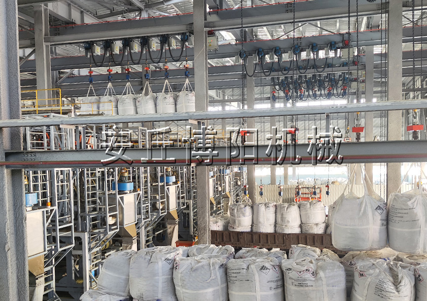 顆粒全自動(dòng)噸袋拆包機(jī)為什么備受粉料企業(yè)的喜愛？