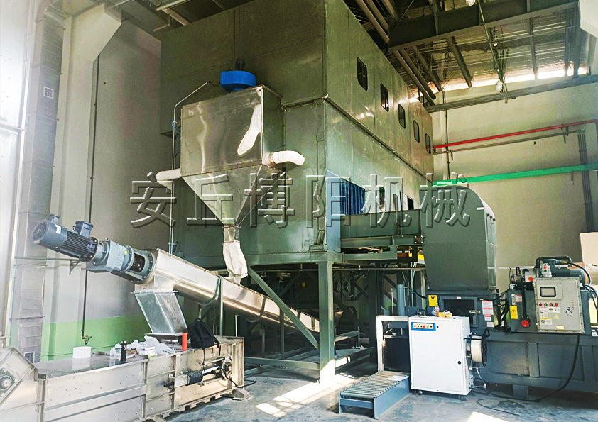 膨潤(rùn)土全自動(dòng)噸袋破袋機(jī)適用工況和行業(yè)是什么？
